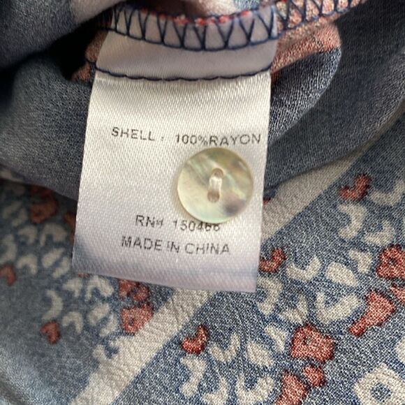 Market & Spruce Sleeveless Floral Blouse - Picture 4 of 5